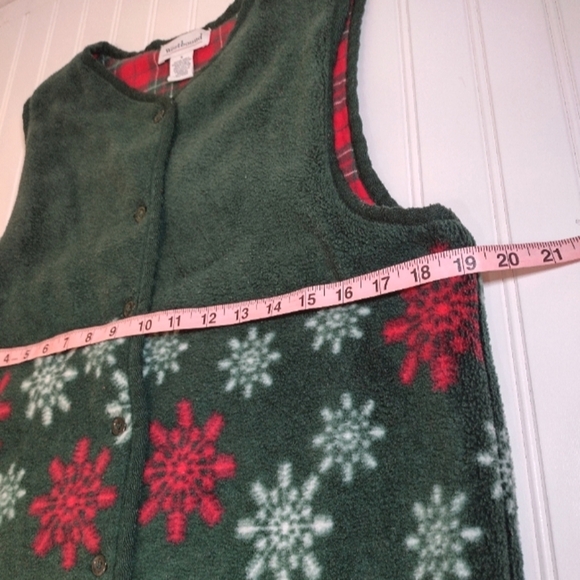 West bound set of 2. Vest and skirt green and red.  Size (S) - Picture 5 of 16